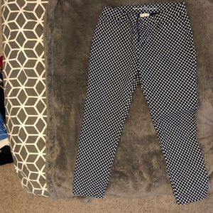 Gap- Slim City Capris
